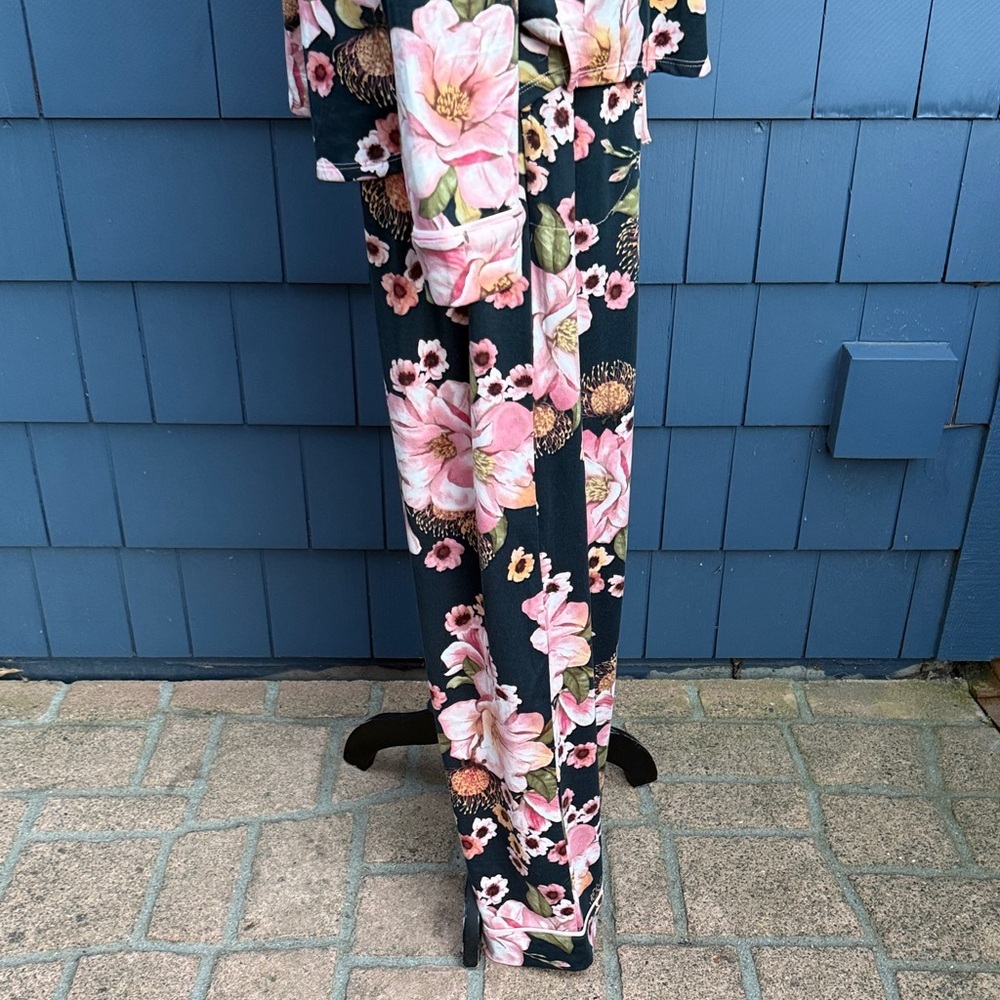 Elegant Floral Women's Pajama Set NWOT Room Service floral pink roses - Picture 7 of 12